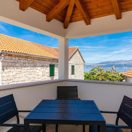 Apartmani Canaki Supetar Eksteriør bilde