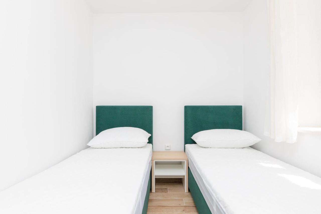 Apartmani Canaki Supetar Eksteriør bilde