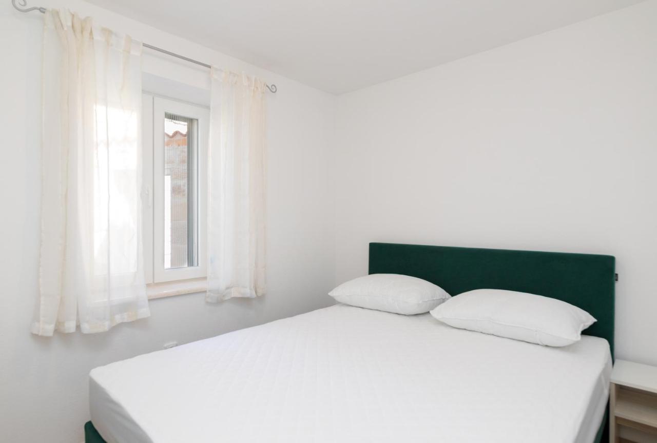 Apartmani Canaki Supetar Eksteriør bilde