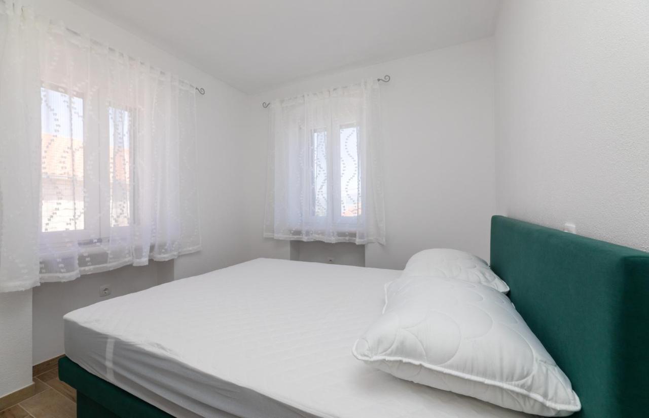 Apartmani Canaki Supetar Eksteriør bilde